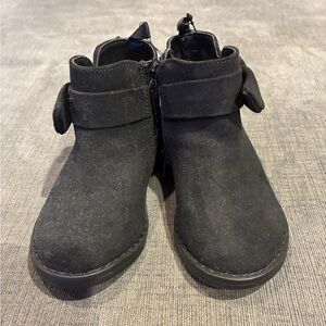 Black Baby Gap boots.  Toddler Size 7.